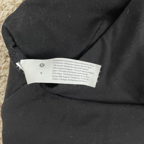lululemon athletica Black Crop Top - Picture 3 of 3